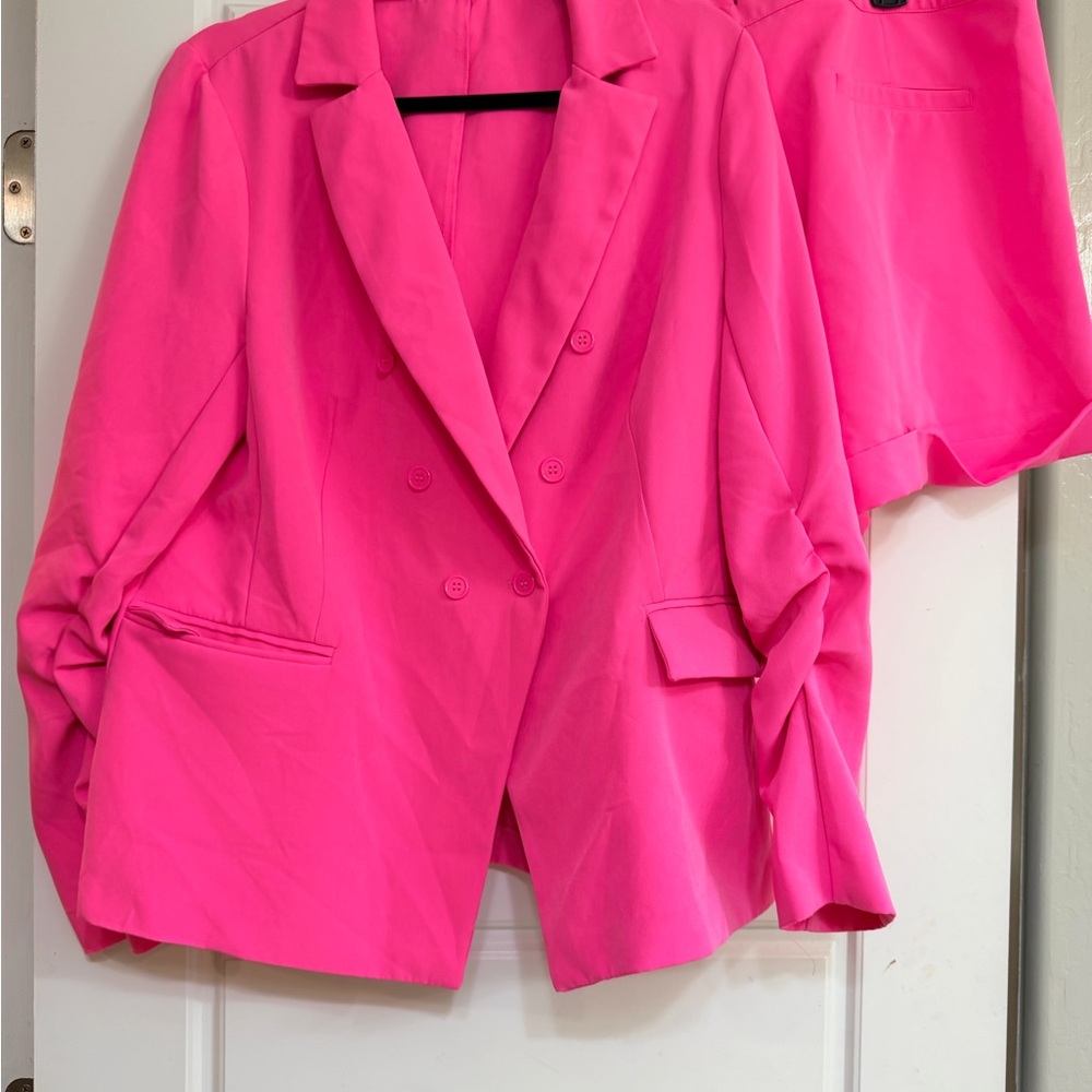 VENUS Pink Blazer and Shorts Set - Picture 3 of 7
